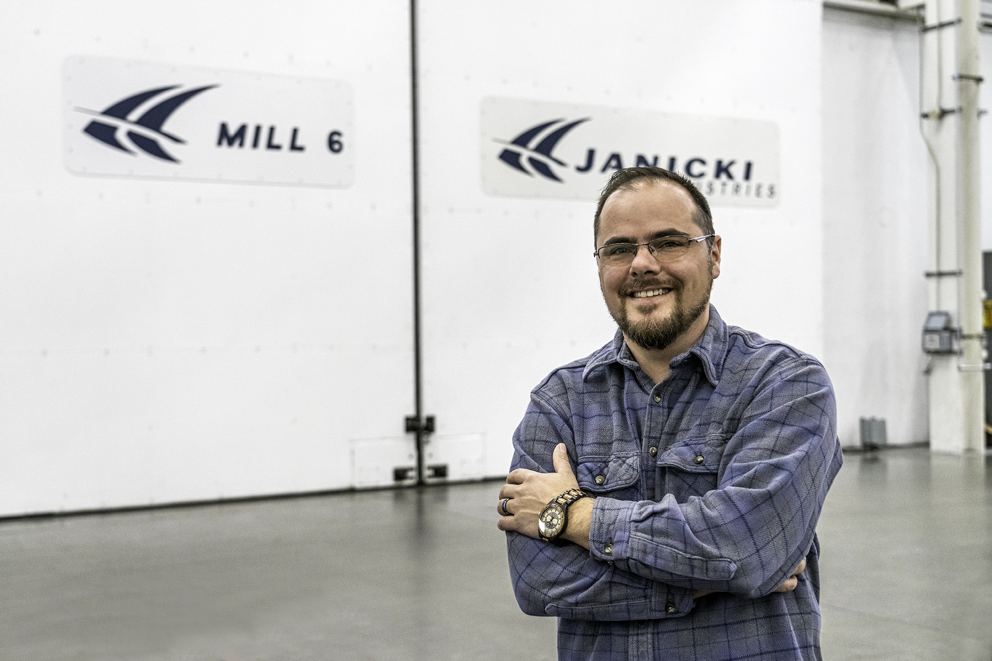 Employee Nick in front of Mill 6